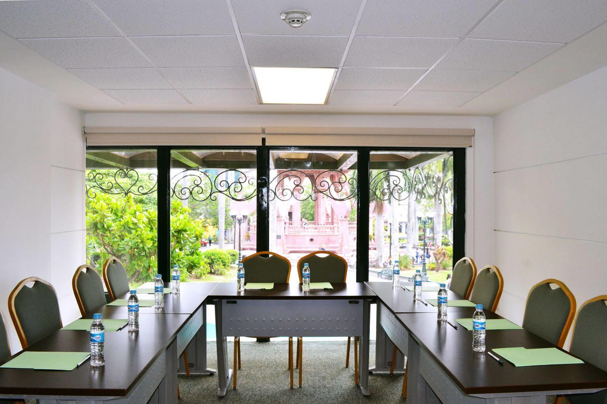 Hotel Hs Hotsson Smart Value 4*